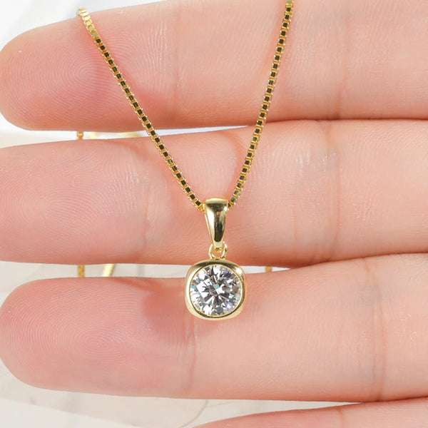 Women's Moissanite Pendant Necklace